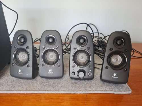 **SURROUND SOUND** Logitech Z506 Surround Sound Speakers