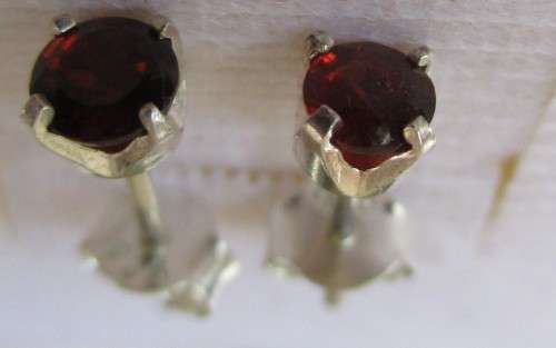925 Sterling Silver and Genuine Garnets Earrings
