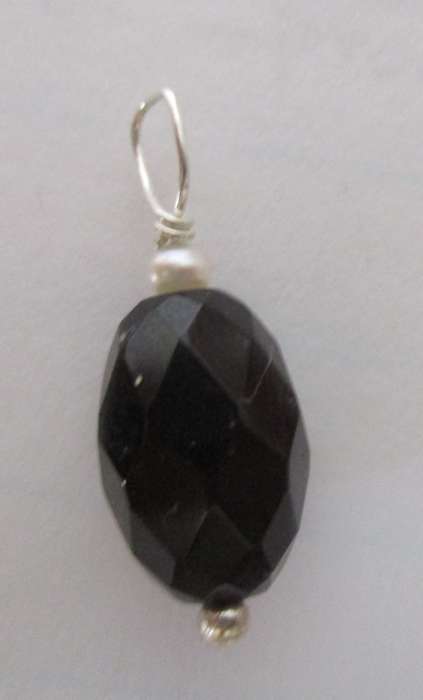 Sterling Silver Faceted Onyx and Cultured Pearl Pendant / Charm