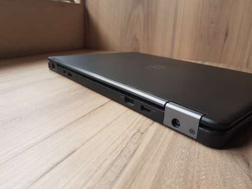 Dell latitude E7450 Ultrabook Intel Core i7 + Free Laptop Bag