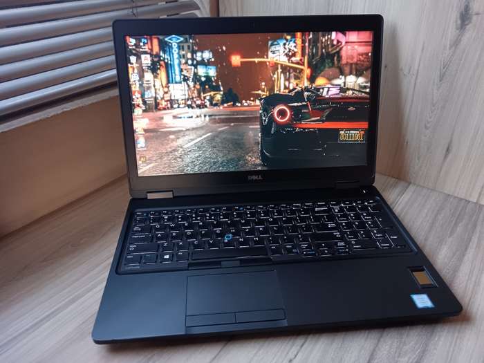 Dell Latitude 5580 Intel Core i7 + Free Laptop Bag
