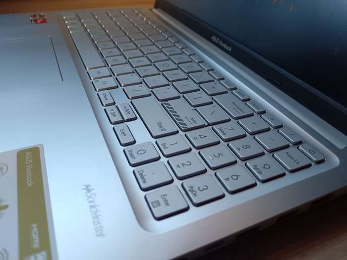 ASUS M1502QA Vivobook 15 AMD Ryzen 7 5800H + Free Laptop Bag