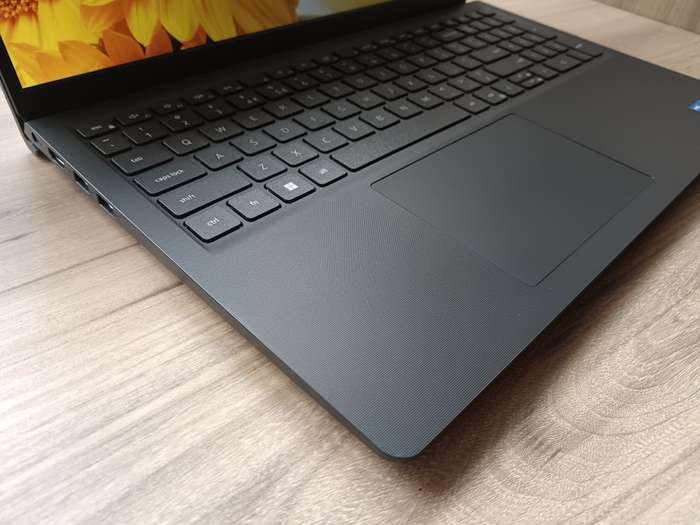 Dell Vostro 15 3510 Intel Core I5 11th Gen + Free Laptop Bag