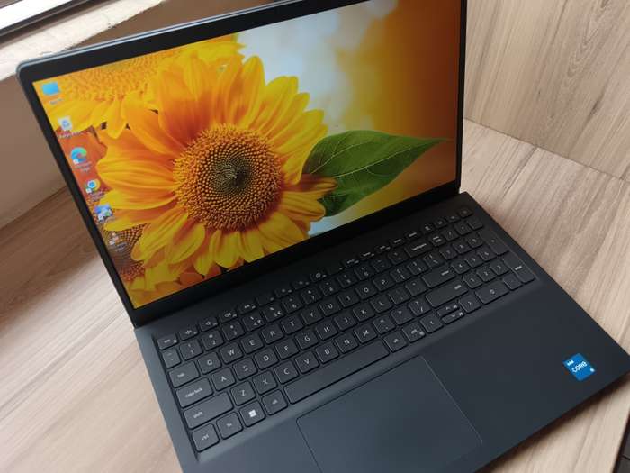 Dell Vostro 15 3510 Intel Core I5 11th Gen + Free Laptop Bag
