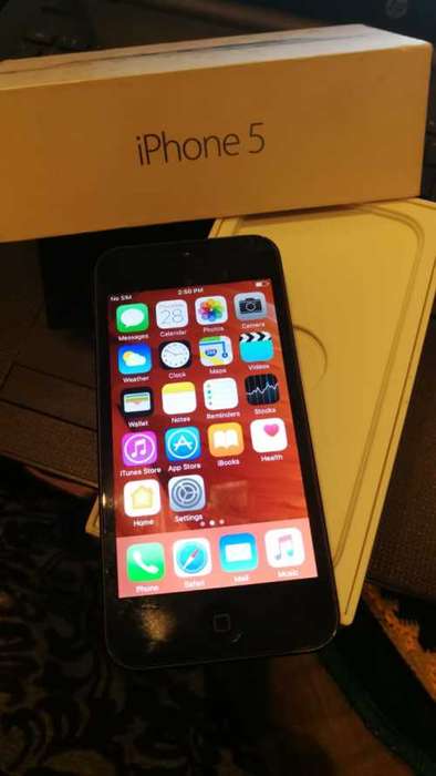 IPHONE 5 ***32 gig ***EXCELLENT MOBILE *** 8 Mp camera** with original box***BARGAIN