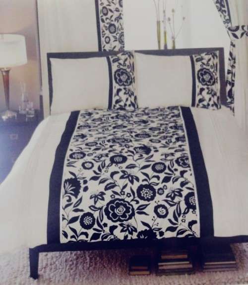 DUVET COVER SET *absolutely stunning with suede work *SIZE single* store overunned*read description