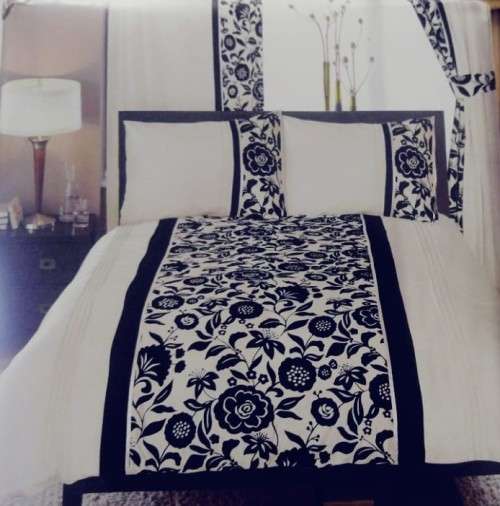 DUVET COVER SET *absolutely stunning with suede work *SIZE single* store overunned*read description