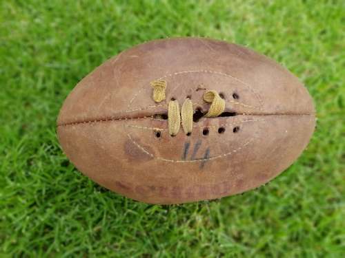 SCHOOL RUGBY BALL - LEATHER