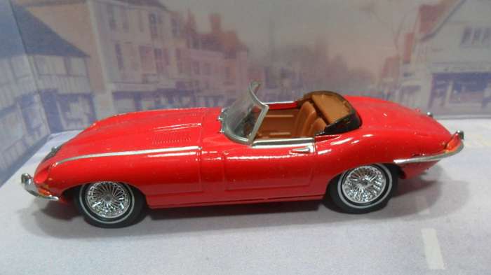 DINKY DY - 18 1968 JAGUAR " E " TYPE MK. 1 1/2  ABSOLUTELY  MINT CONDITION - BOXED.