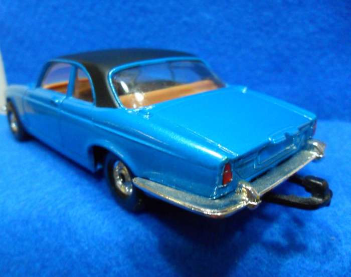 STUNNING CORGI 286 JAGUAR XJ12C ( MADE IN GT BRITAIN )  MINT WITH FAIR TO POOR ORIGINAL BOX