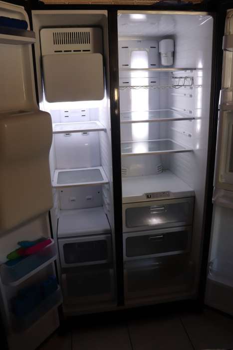 Auto Water & Ice Dispenser 2-DoorRefrigerator