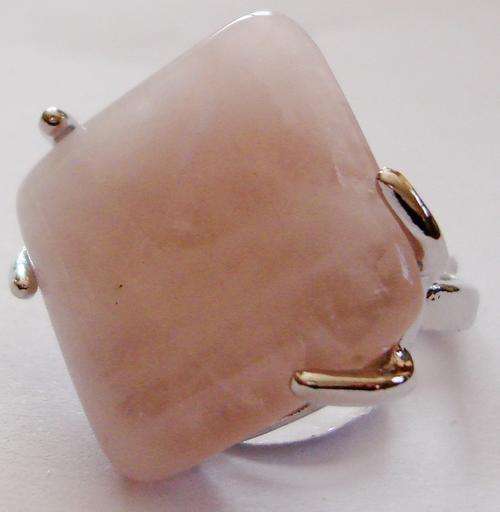 MARYKAY - JUST LOVELY - ROMANTIC LIGHT PINK ROSE QUARTZ COCKTAIL GEMSTONE RING 8