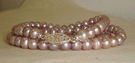 MARYKAY - PEARLS AND PEARLS - LOVELY LAVENDER GENUINE FRESHWATER PEARL NECKLACE 45cm