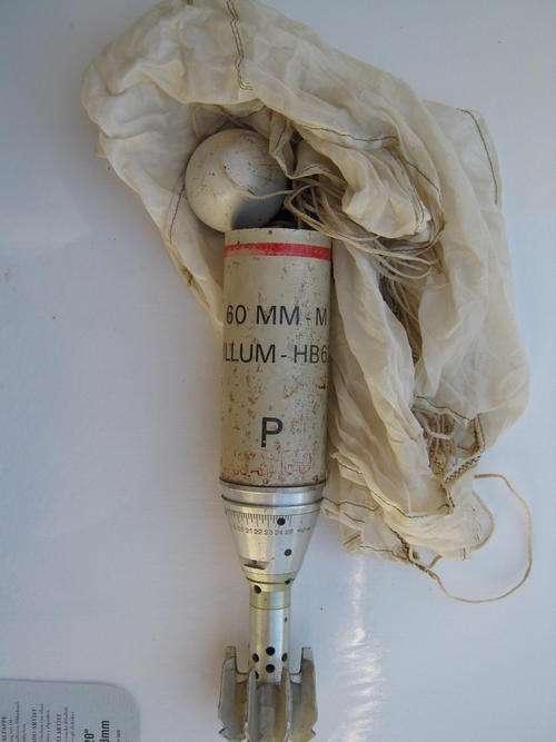 60mm INERT MORTAR PARACHUTE FLARE WITH PARACHUTE - Good condition