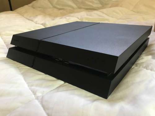 Sony PlayStation 4 500GB (great condition 2nd hand)with GTA V