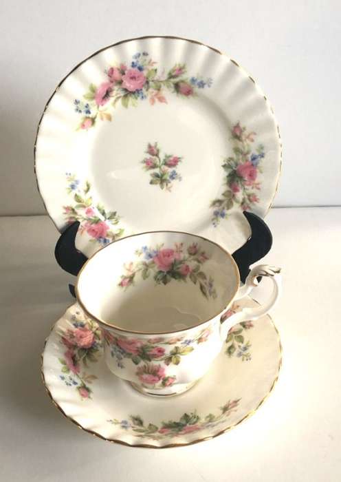 Royal Albert Moss Rose Trio
