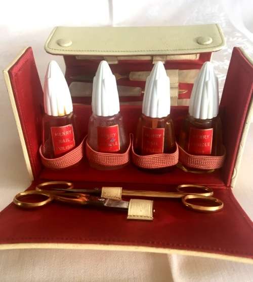 Vintage Manicure Set in good condition