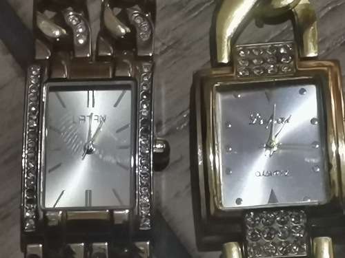 LADIES GOLD PLATED WATCH SET IN EXCELLENT WORKING CONDITION