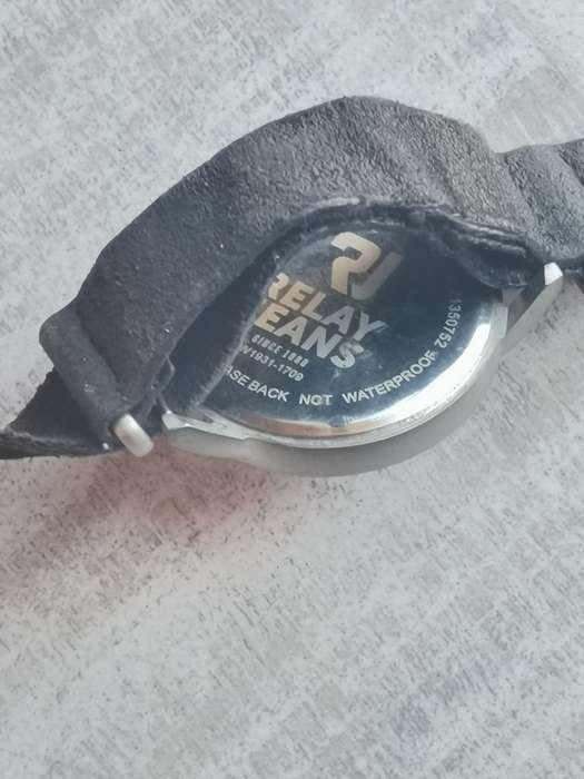 RELAY MENS WATCH IN EXCELLENT WORKING CONDITION