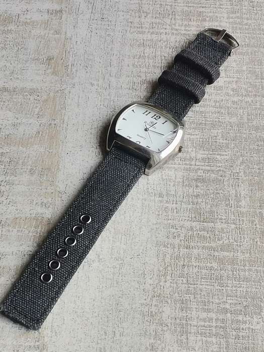 MENS RICARDO QUARTZ WATCH IN EXCELLENT WORKING CONDITION