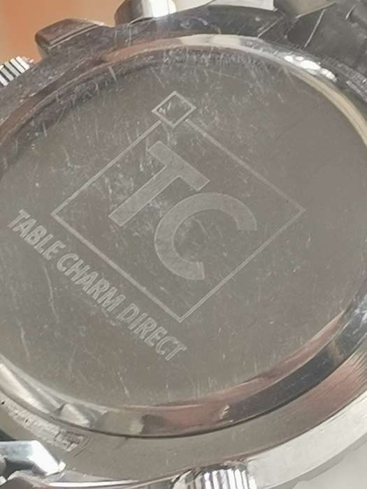 BIG AND BOLD MENS WATCH IN EXCELLENT WORKING CONDITION