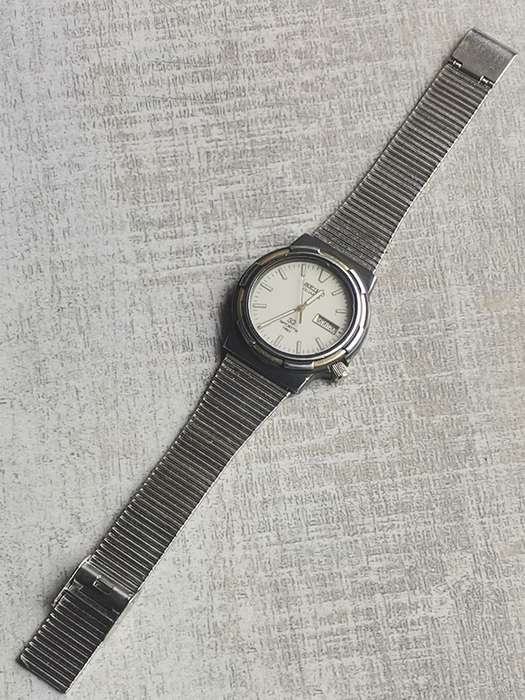MENS SEIKO SQ3 150M WATER RESIST SPORTS WATCH WITH DAY/DATE FUNCTION IN EXCELLENT WORKING CONDITION