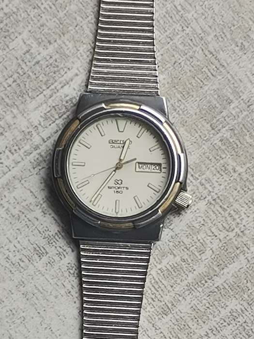 MENS SEIKO SQ3 150M WATER RESIST SPORTS WATCH WITH DAY/DATE FUNCTION IN EXCELLENT WORKING CONDITION