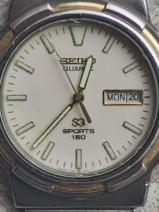 MENS SEIKO SQ3 150M WATER RESIST SPORTS WATCH WITH DAY/DATE FUNCTION IN EXCELLENT WORKING CONDITION