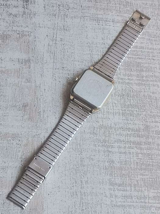 VINTAGE SEIKO MENS 21 JEWELS WATCH - RUNS AND STOPS