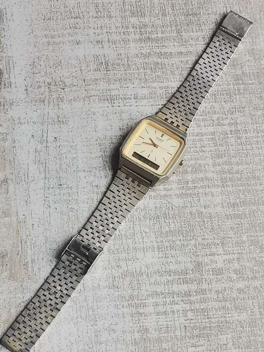 MENS VINTAGE CASIO ANALOG/DIGITAL WATCH IN EXCELLENT WORKING CONDITION