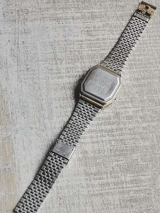 MENS VINTAGE CASIO ANALOG/DIGITAL WATCH IN EXCELLENT WORKING CONDITION