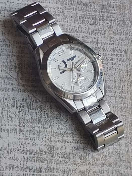 LA MONTRÉ MENS WATCH IN EXCELLENT WORKING CONDITION