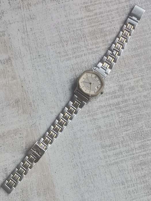 MICHEL HERBELIN LADIES SWISS WATCH WITH ORIGINAL BOX IN EXCELLENT WORKING CONDITION