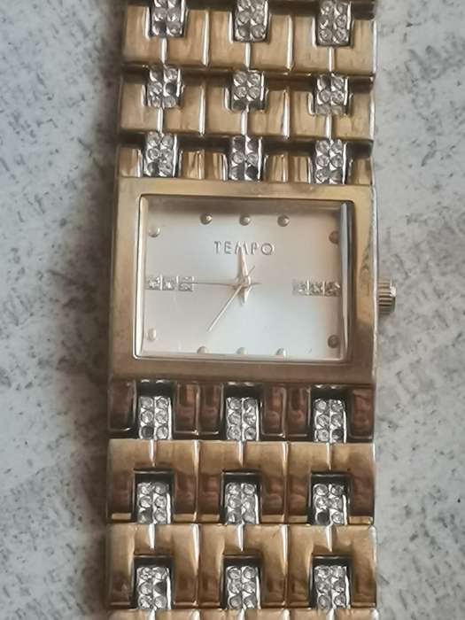 STUNNING TEMPO LADIES GOLD PLATED WATCH IN EXCELLENT WORKING CONDITION