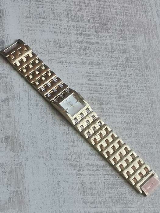 STUNNING TEMPO LADIES GOLD PLATED WATCH IN EXCELLENT WORKING CONDITION
