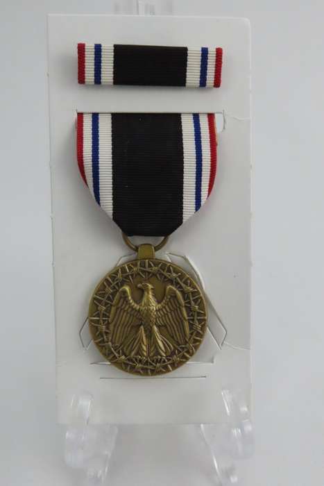 Prisoner of War Medal, in original box with Ribbon and Bar, USA POW Medal