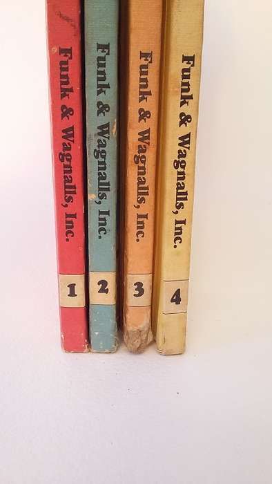Charlie Brown's Encyclopedia  1-4