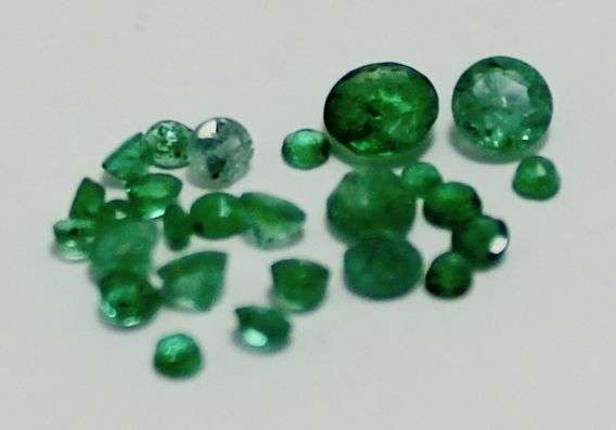 One bid gets all TWENTY-SIX! 100% Natural EMERALD facets (Columbia)