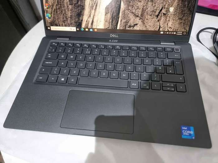 Dell Latitude 7420-(14`) Intel Core i5-1135G7, 16GB ddr4 ram, 256gb m.2 SSD, intel Iris XE!