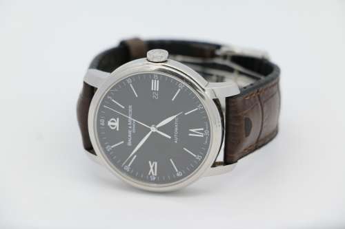 *BAUME & MERCIER CLASSIMA XL AUTOMATIC* - MINT CONDITION