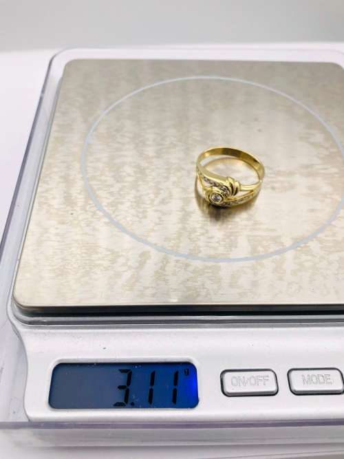 *18K GOLD VS DIAMOND CLUSTER RING* R1 BIDS
