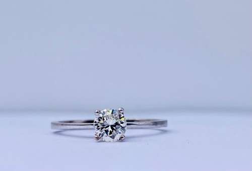 *INVESTMENT 0.50CT DIAMOND ENGAGEMENT RING* R1 BIDS!