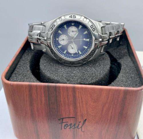 RETAIL:R4000 - FOSSIL BLUE CHRONOGRAPH STEEL MENS DRESS WATCH!