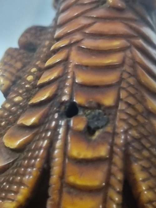 Dragon/egale crlaw pipe (note it has a whole)