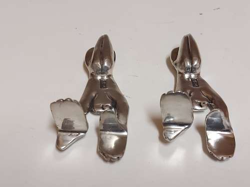CARROL BOYES FUNCTIONAL ART VINTAGE SET OF FIVE PEWTER MAN FIGURINE STANDS (FOR A DOCUMENT TRAY)