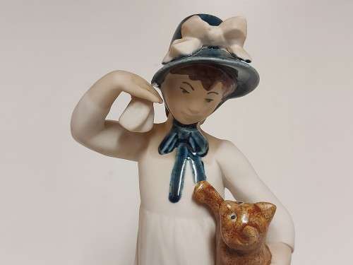 VINTAGE REX VALENCIA HAND-MADE IN SPAIN PORCELAIN FIGURINE