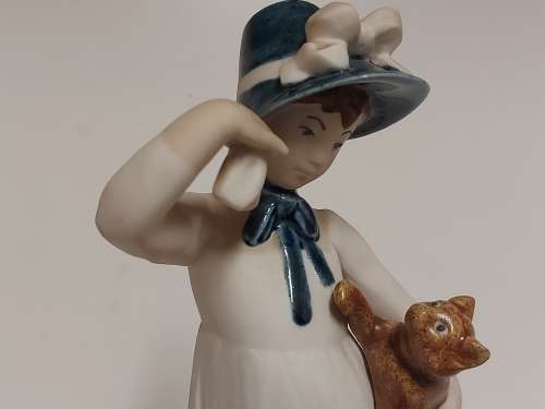 VINTAGE REX VALENCIA HAND-MADE IN SPAIN PORCELAIN FIGURINE