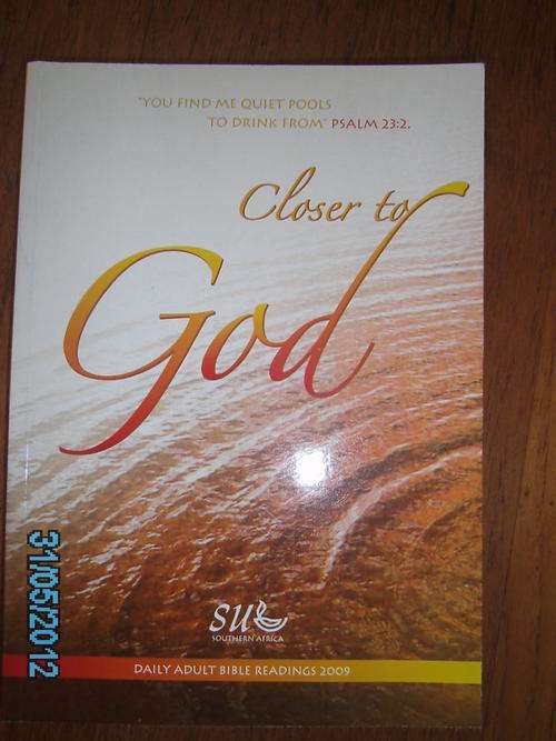 CLOSER TO GOD - Daily Adult Bible Readings 2009 (S/C)