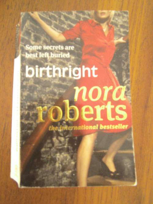 BIRTHRIGHT by Nora Roberts (Paperback)
