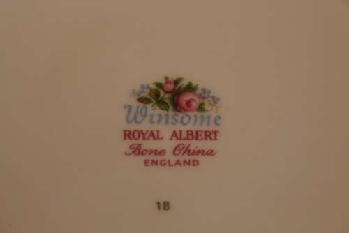 SUPERB ROYAL ALBERT WINSOME TEA TRIO
